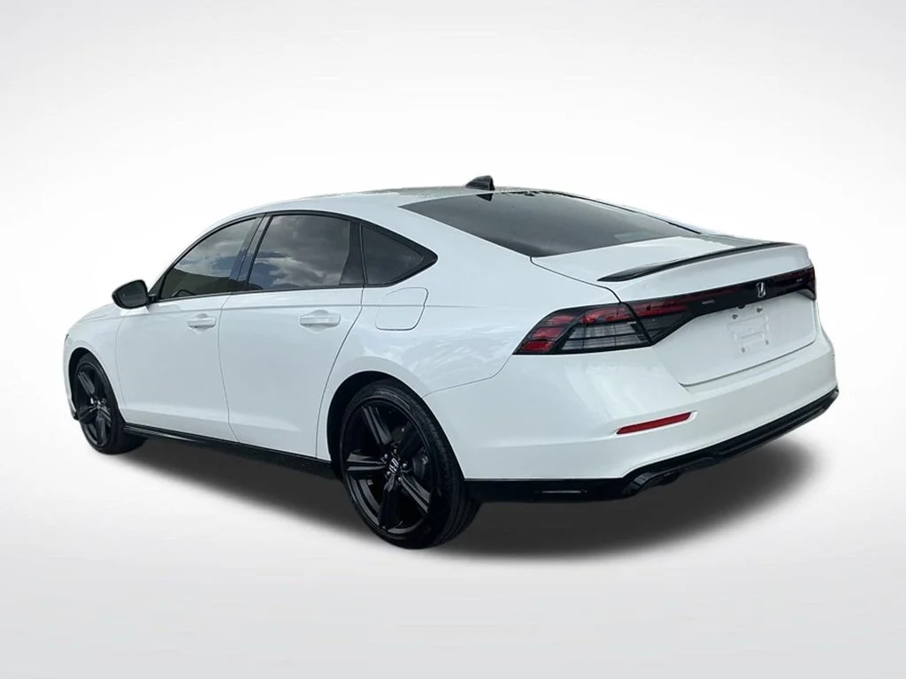 Used 2025  Honda Sport-L image 4