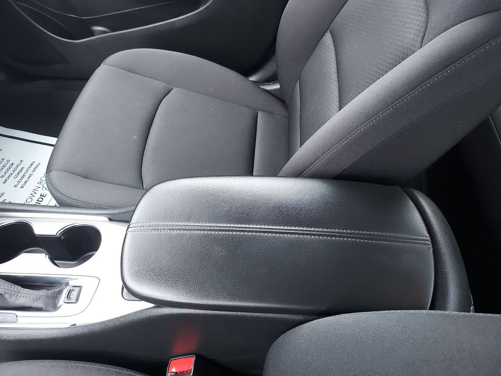 Used 2024 White Chevrolet LT image 28