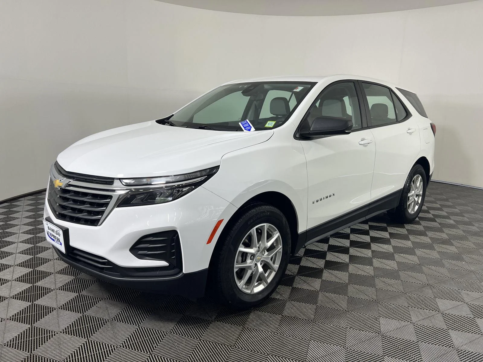 Used 2022 Summit White Chevrolet LS image 27