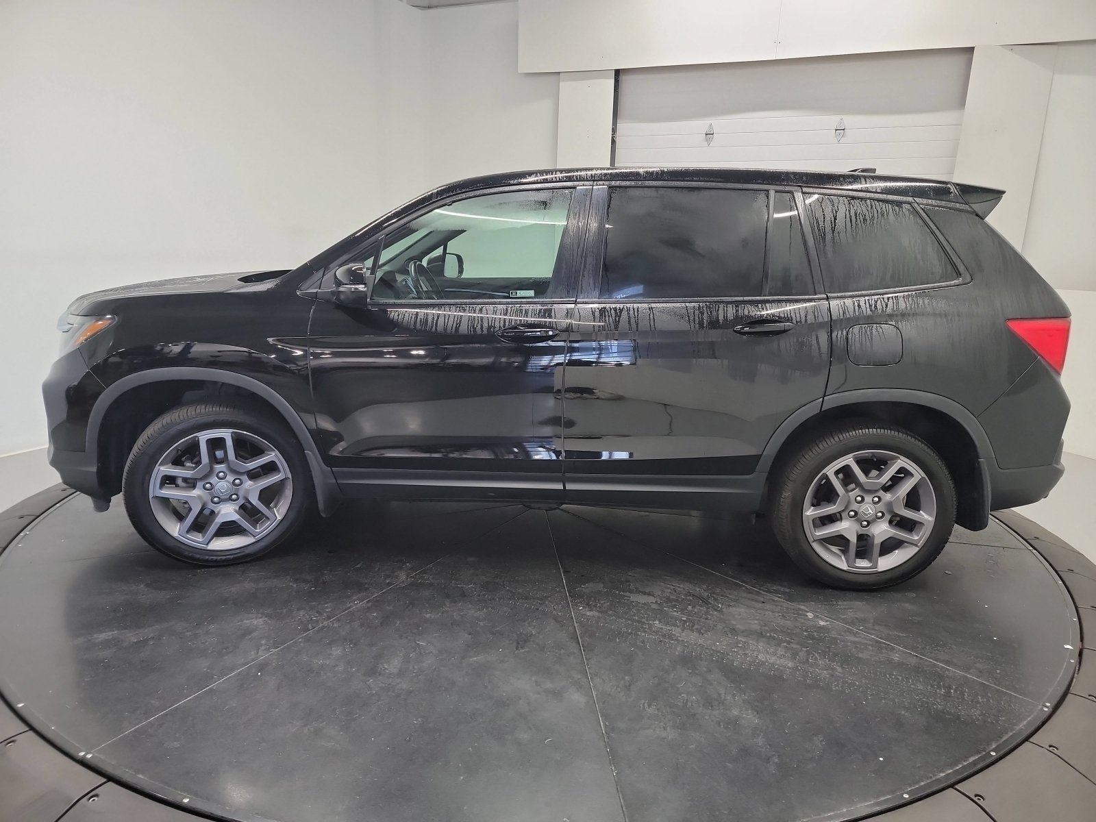 Certified Used 2023 Crystal Black Pearl Honda AWD EX-L image 5