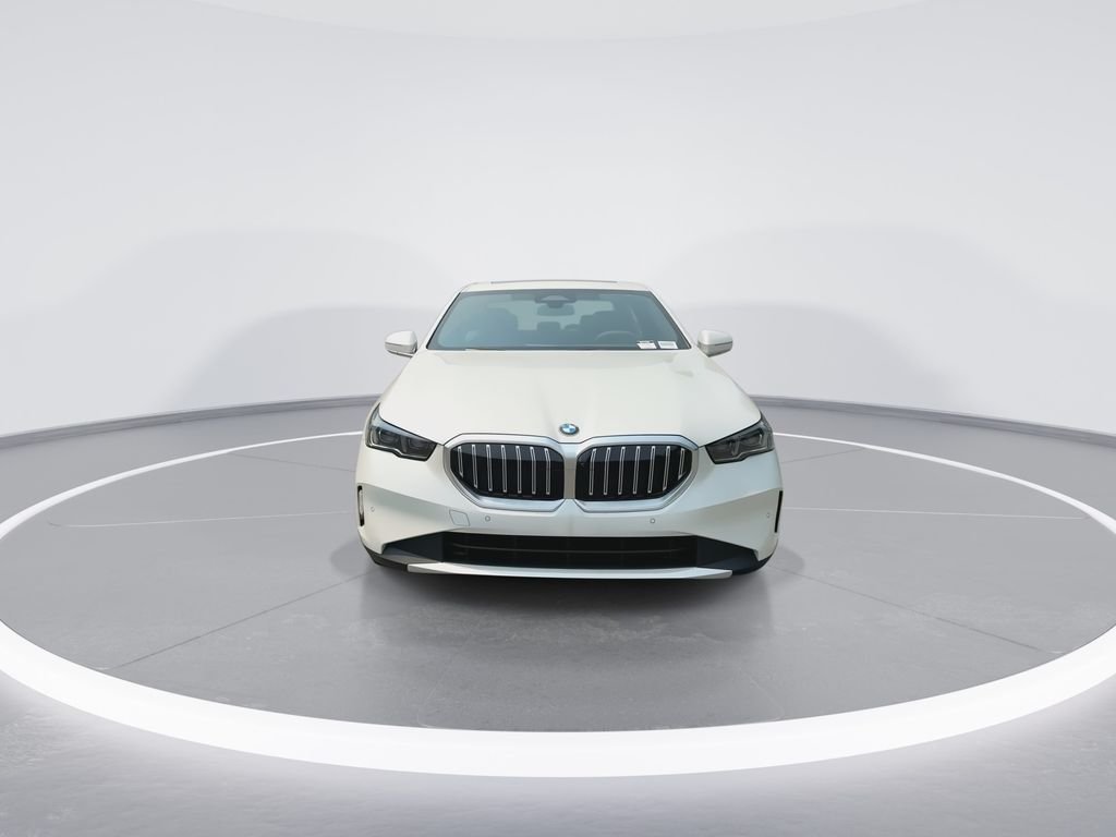 New 2027 White BMW 530i xDrive image 3