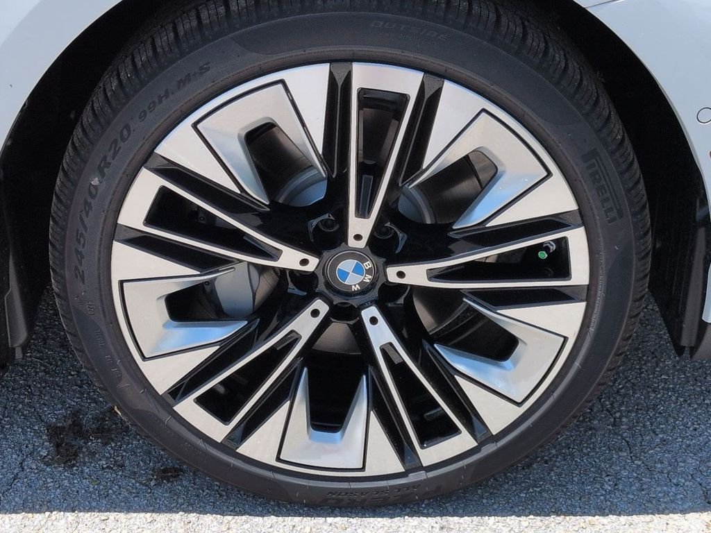 New 2027 Alpine White BMW 530i image 11