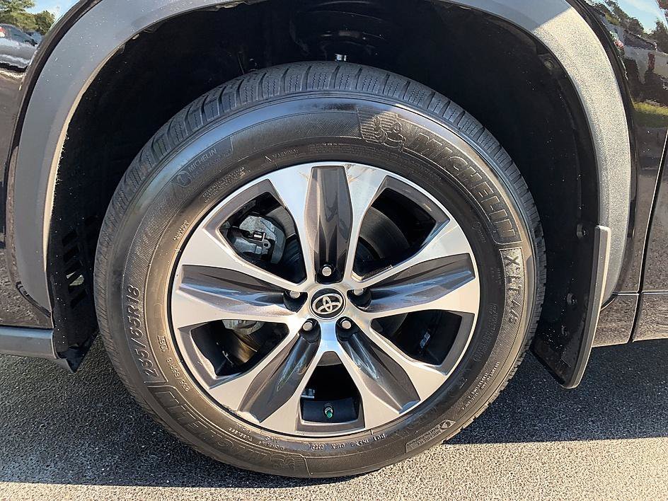 Certified Used 2020 Midnight Black Metallic Toyota XLE image 8