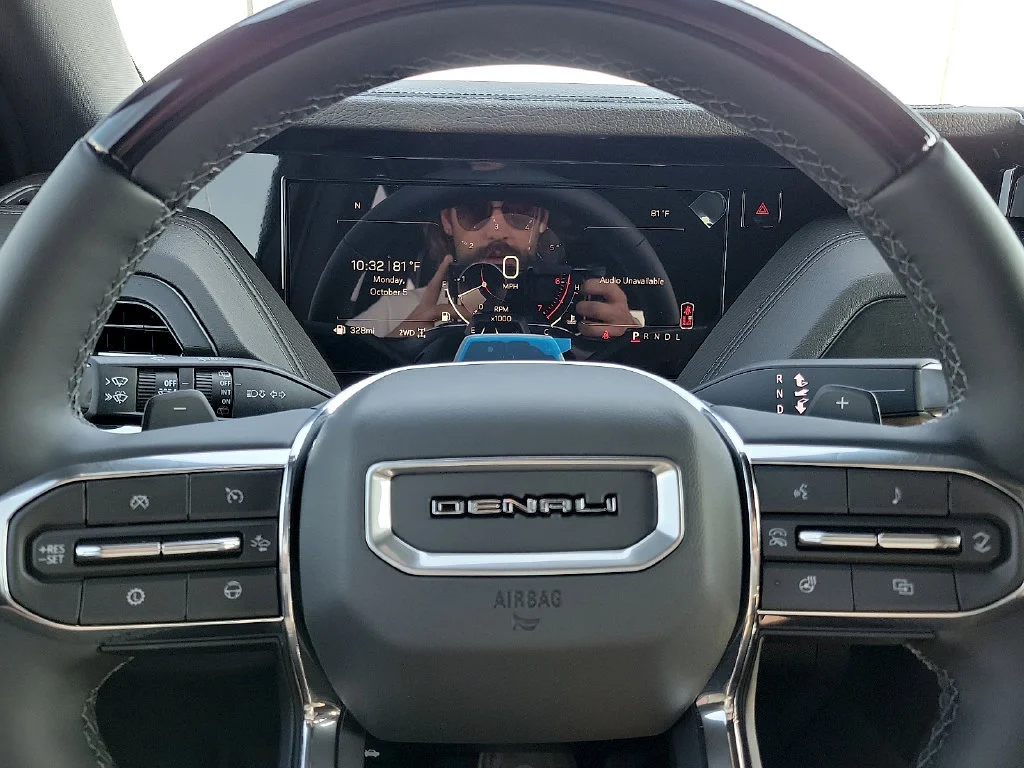 2026 GMC Yukon Denali - Photo 24