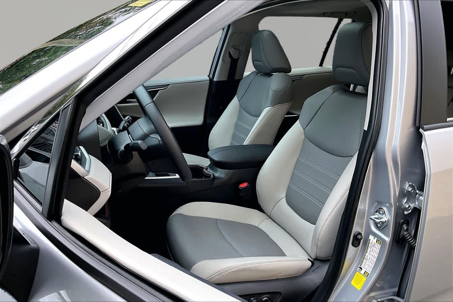 Used 2025 Silver Sky Metallic Toyota Limited image 8