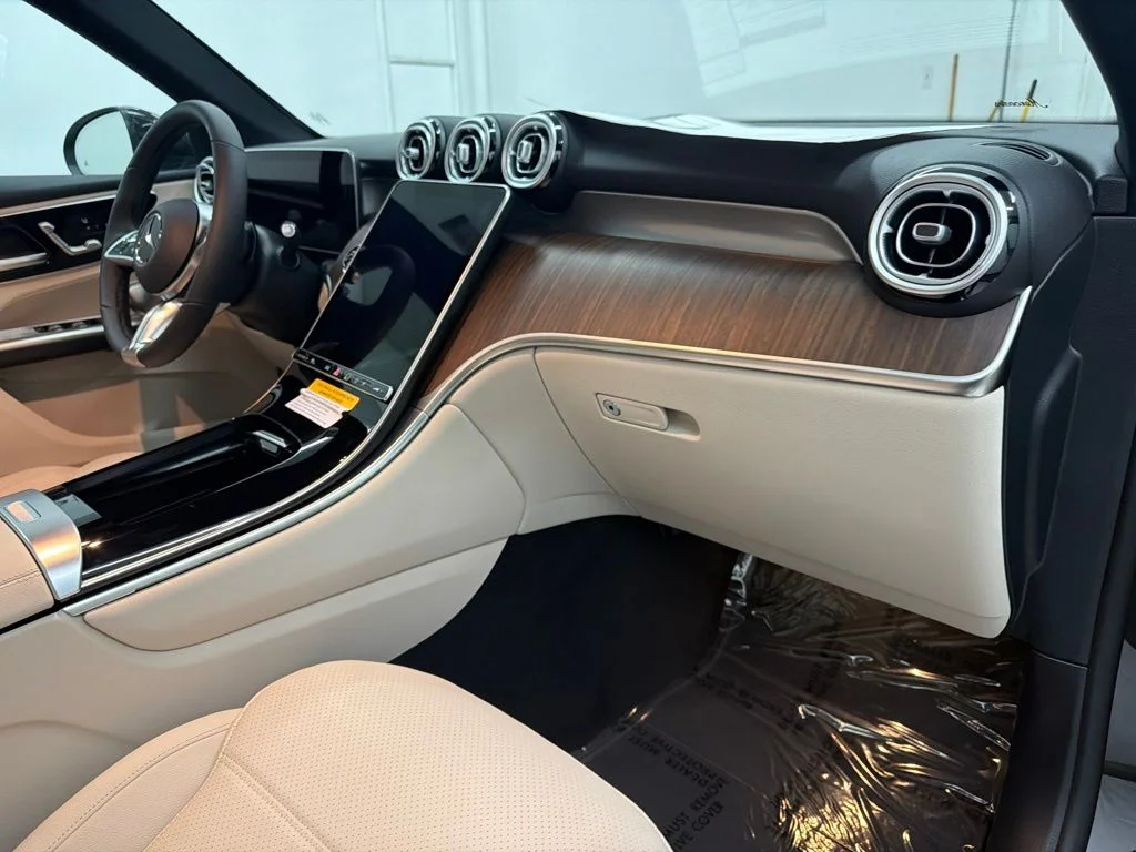 New 2027 Gray Mercedes-Benz GLC 300 image 27