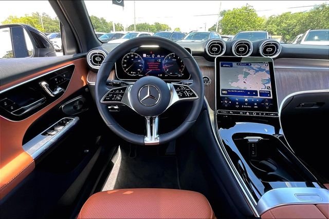 Used 2026  Mercedes-Benz GLC 300 image 8