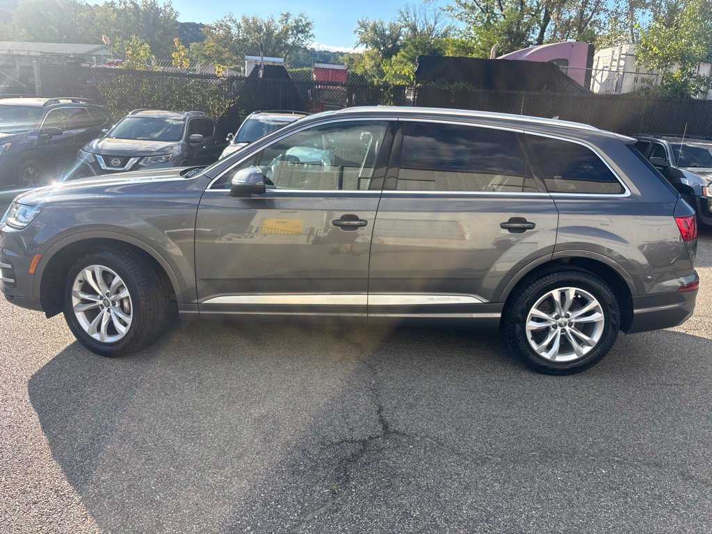 Used 2019 Gray Audi 55 Premium image 3