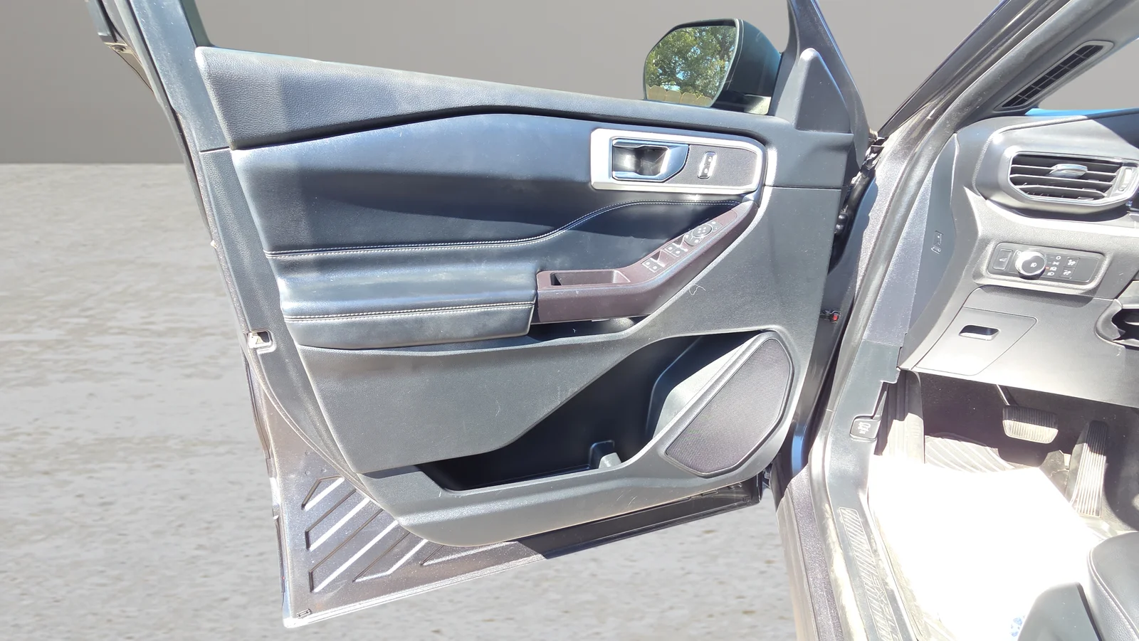 Used 2020 Gray Ford XLT image 25