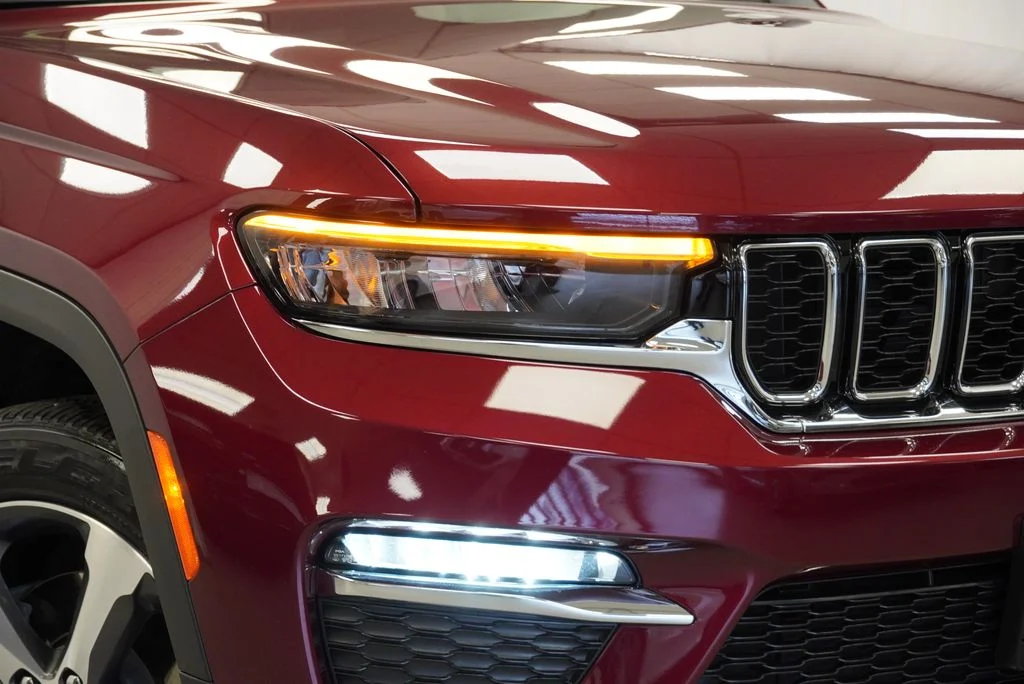Used 2022 Red Jeep 4xe image 9