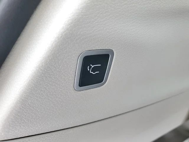 Used 2021 White Chrysler Touring image 30
