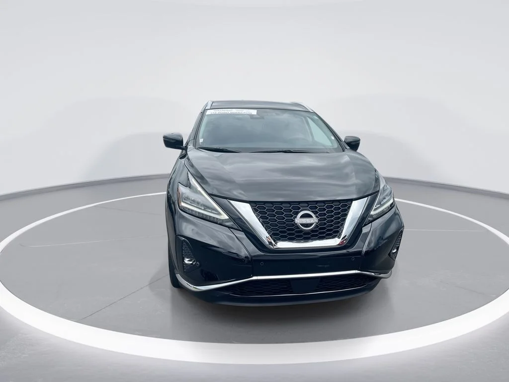 Used 2023 Black Nissan SL image 3