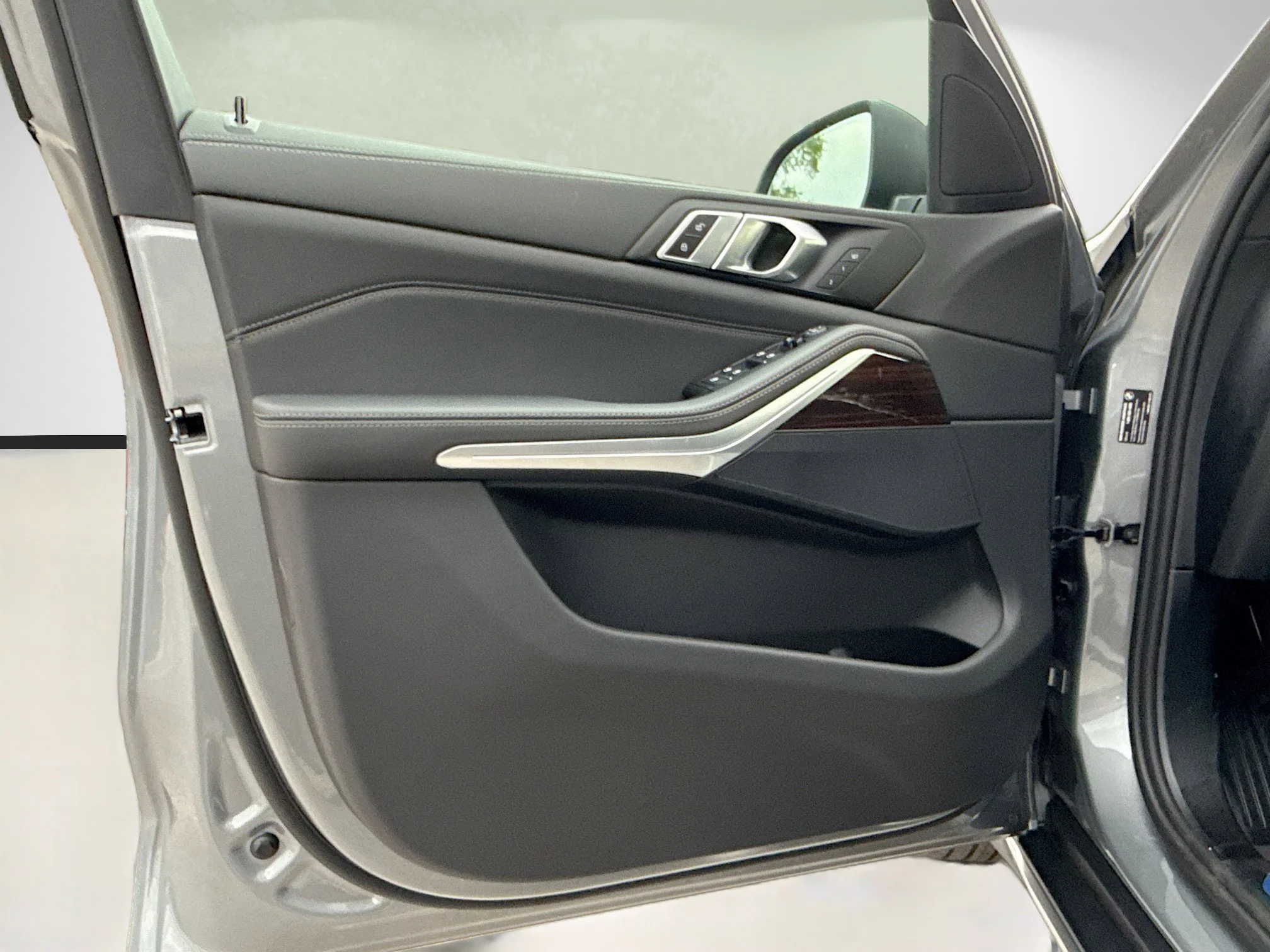 New 2026 Skyscraper Grey Metallic BMW sDrive40i image 21