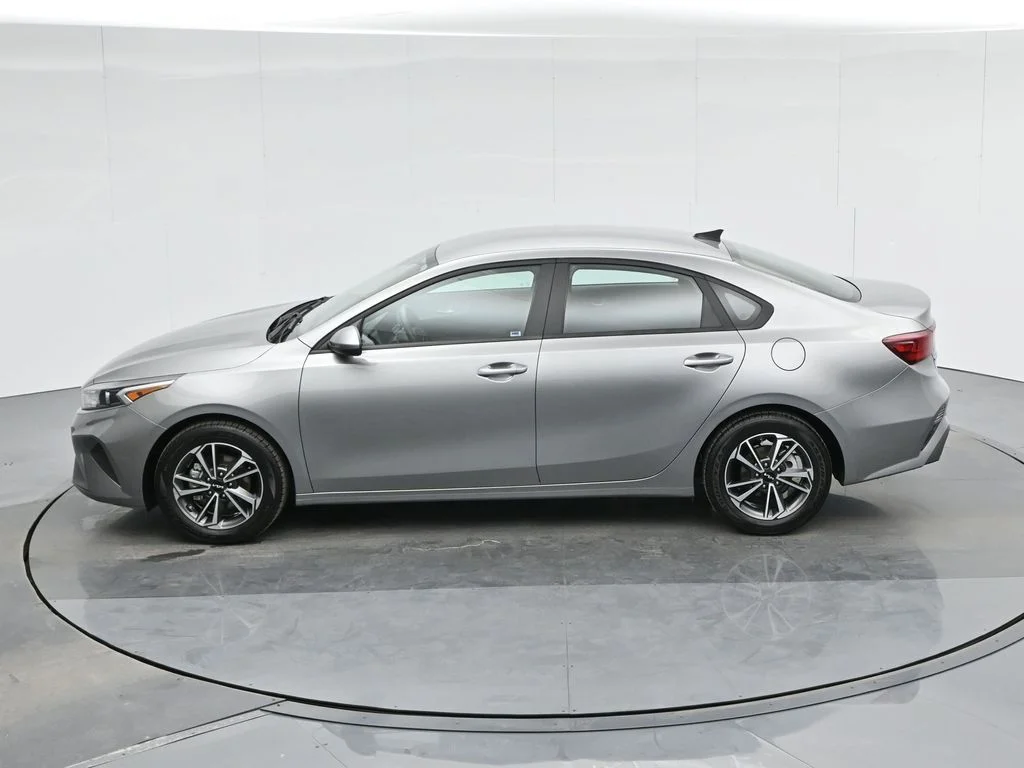 Used 2022 Gray Kia LXS image 38