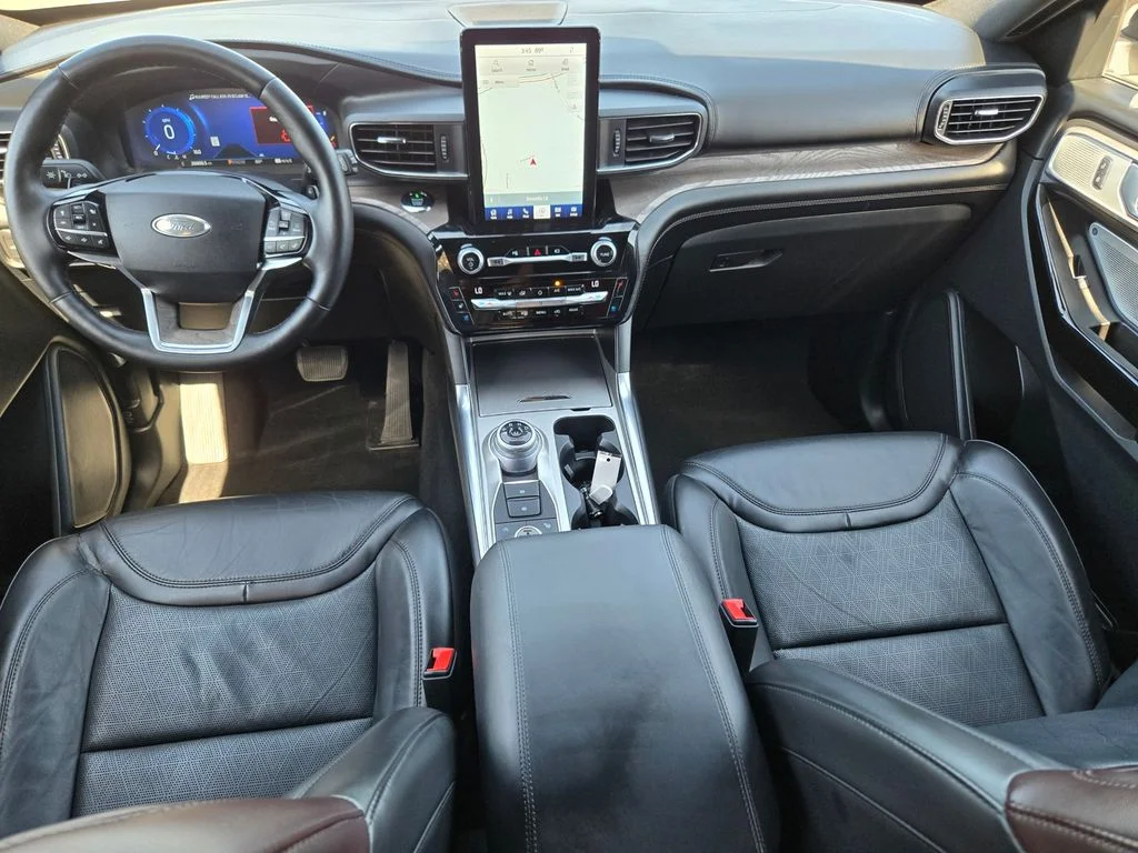 Used 2021 White Metallic Ford Platinum image 12
