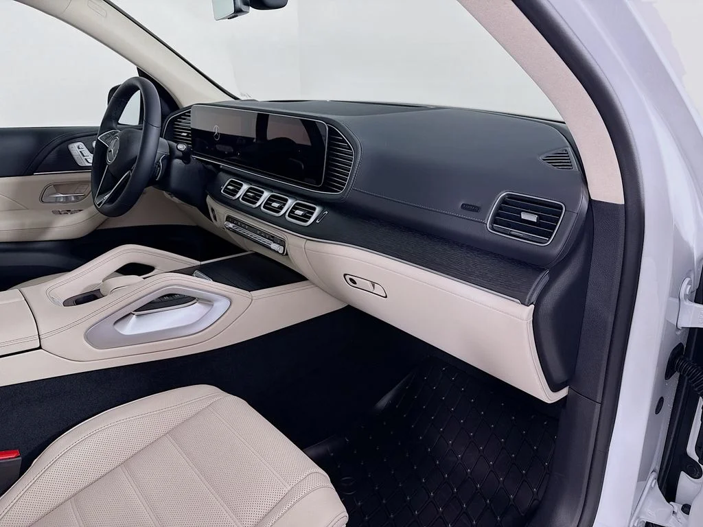 New 2026 MANUFAKTUR Moonlight White Metallic Mercedes-Benz GLE 450 image 31