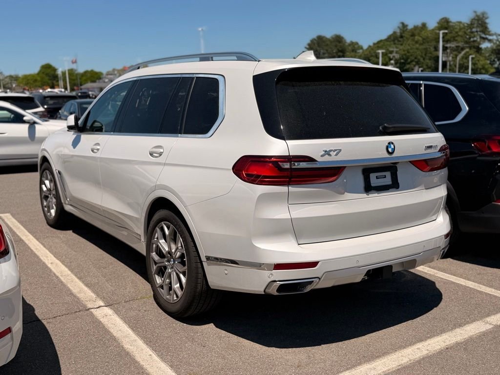 Used 2021 White BMW xDrive40i image 3