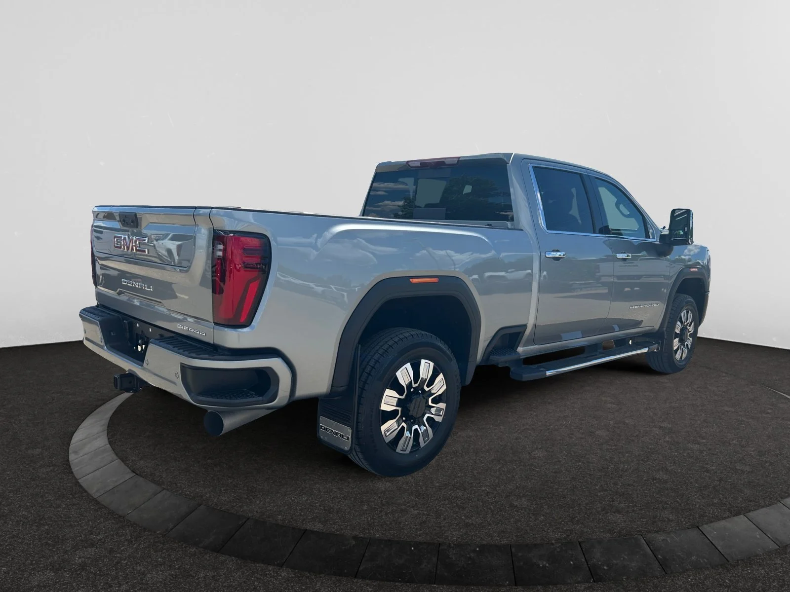 Used 2025 Gray GMC Denali Crew 6.6L DIESEL Leather Sunroof Nav 5th Wheel Prep Package image 5