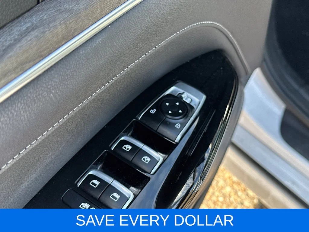 Used 2021 White Kia EX image 7