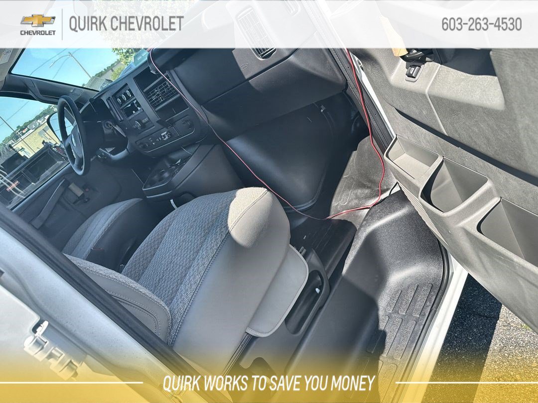 2025 Chevrolet Express Cargo Work Van - Photo 18
