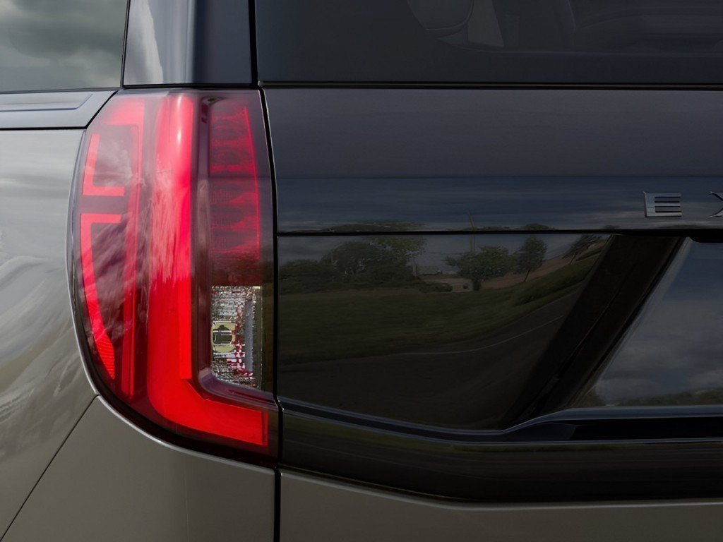 New 2027 Marsh Gray Ford Platinum image 23