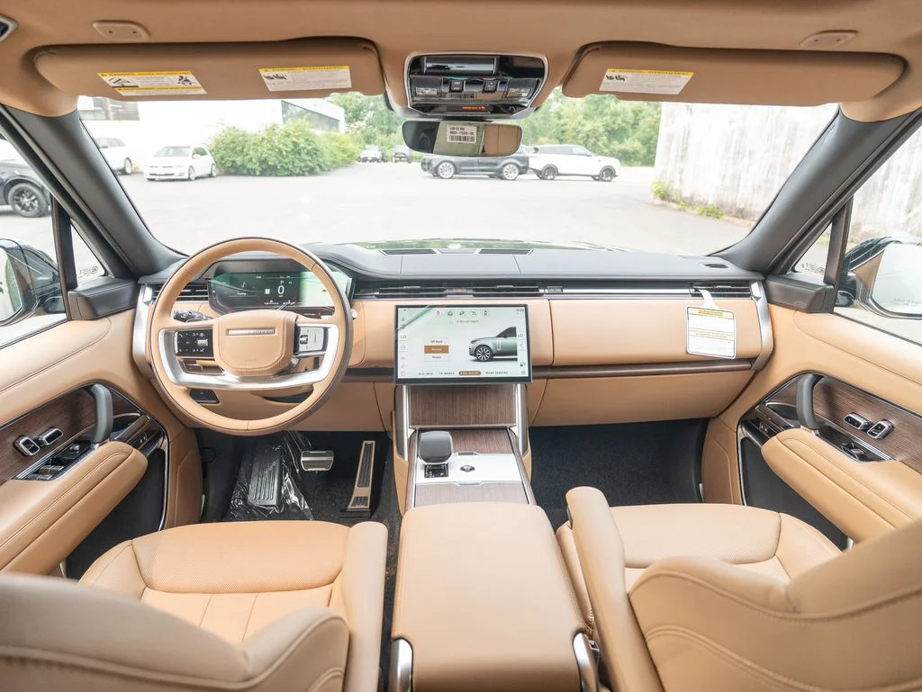 New 2026 Belgravia Green Land Rover SE image 17