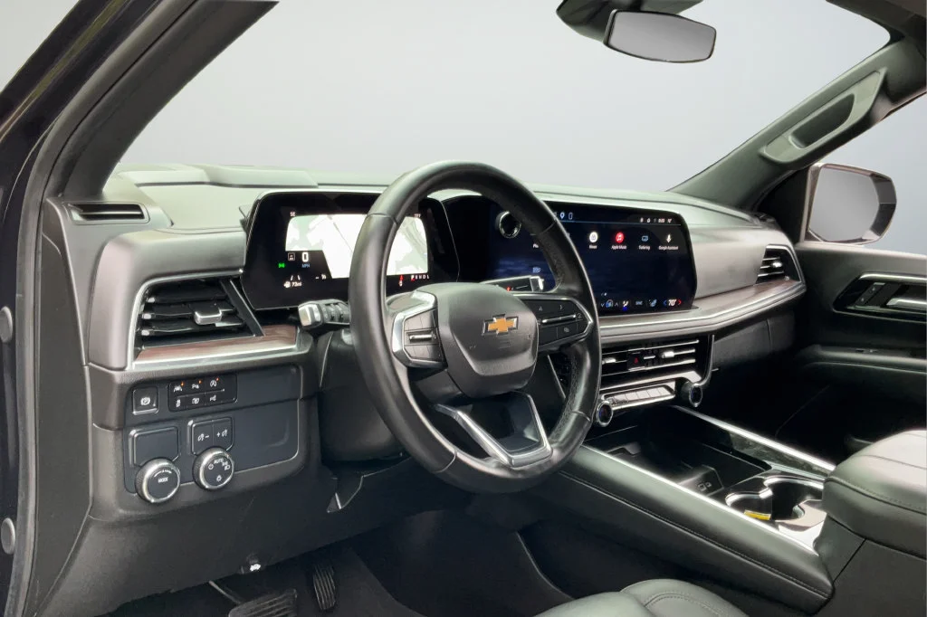 2025 Chevrolet Suburban LT - Photo 23