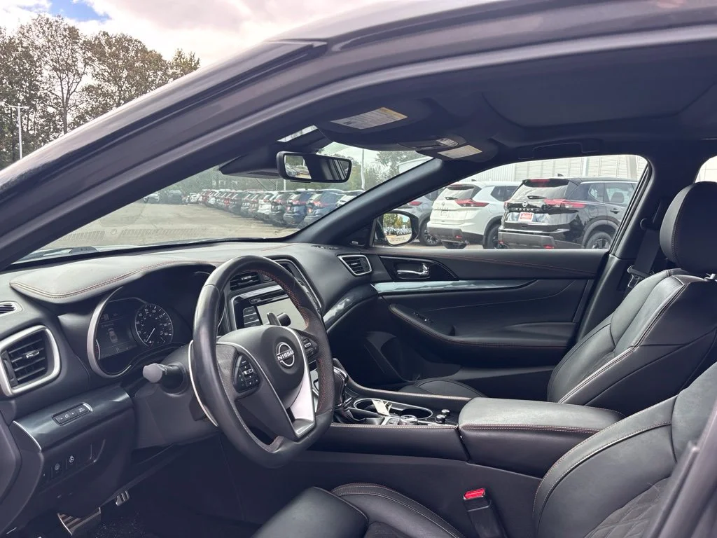 Used 2023 Gray Nissan SR image 5