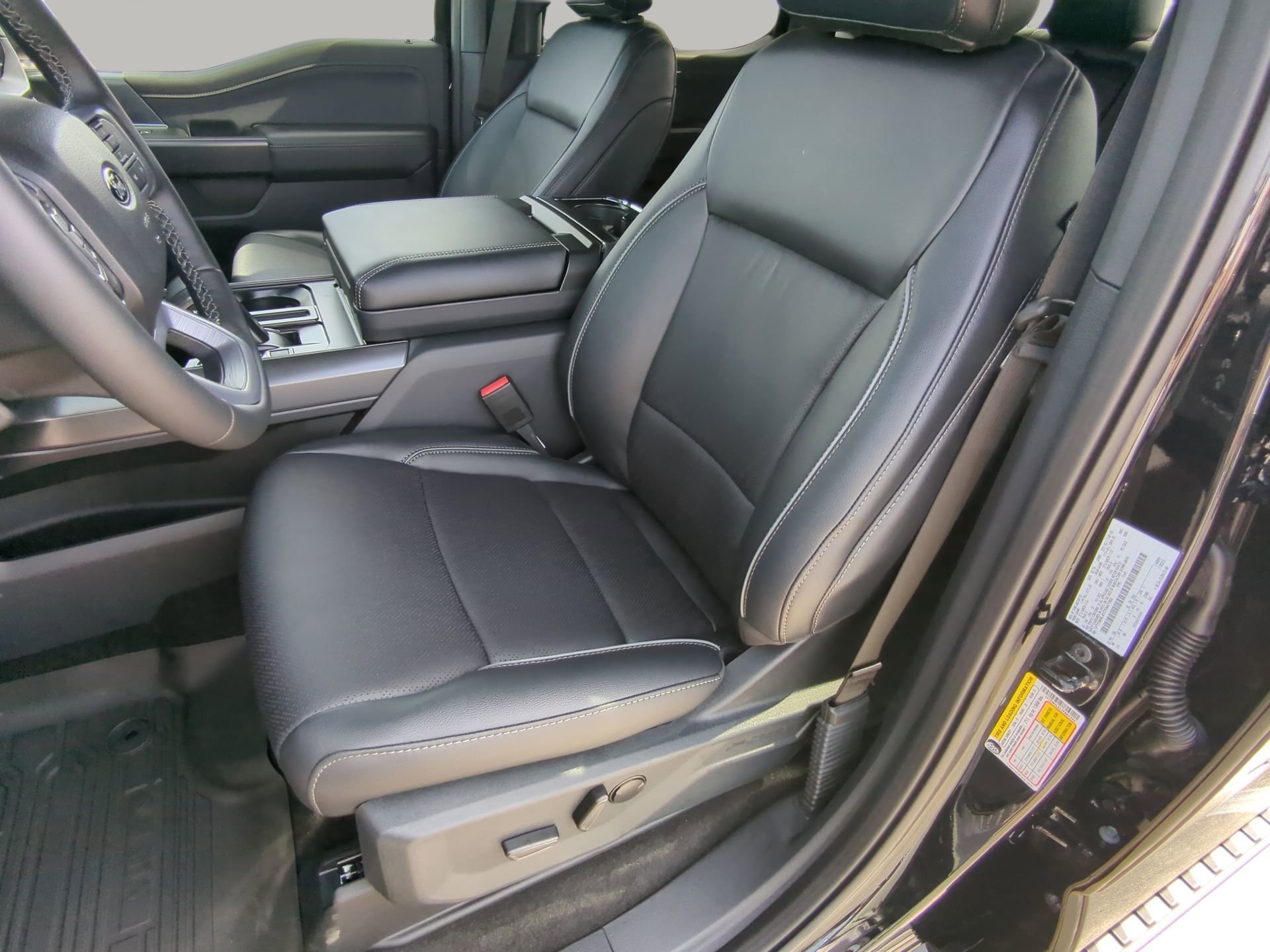 New 2026 Agate Black Metallic Ford Lariat® image 54
