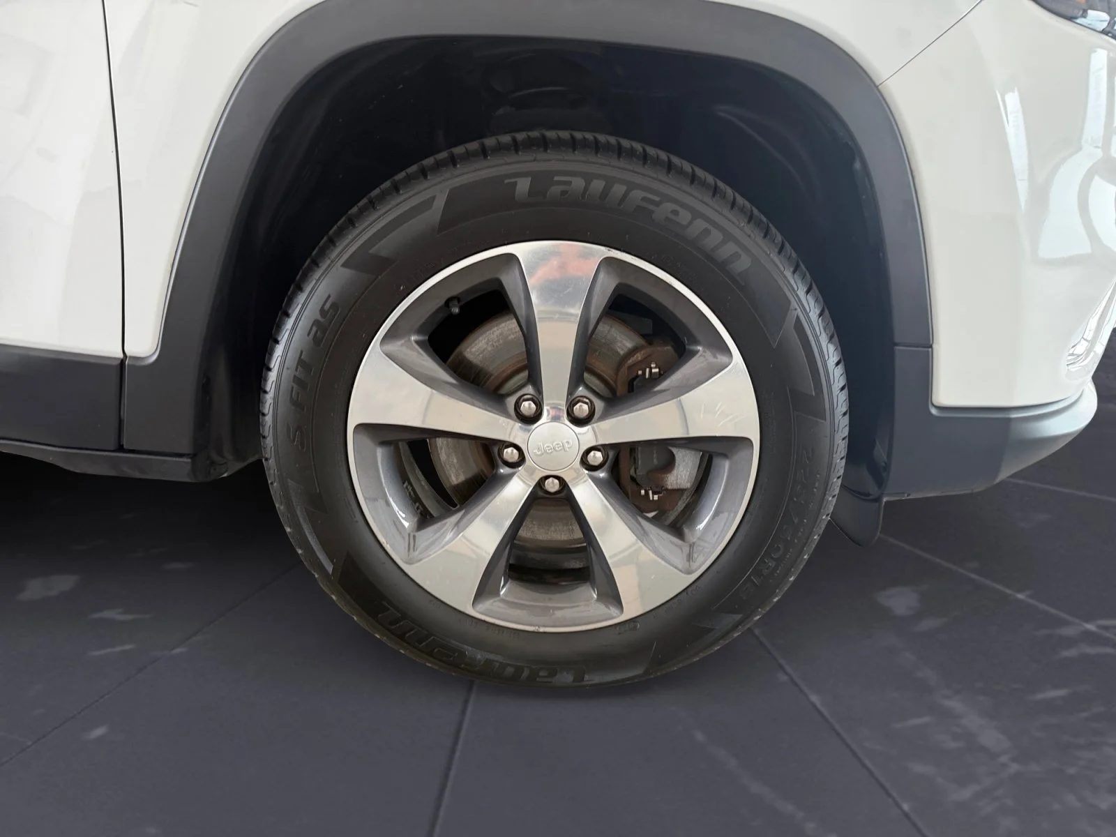 Used 2019 Bright White Clearcoat Jeep Limited image 45