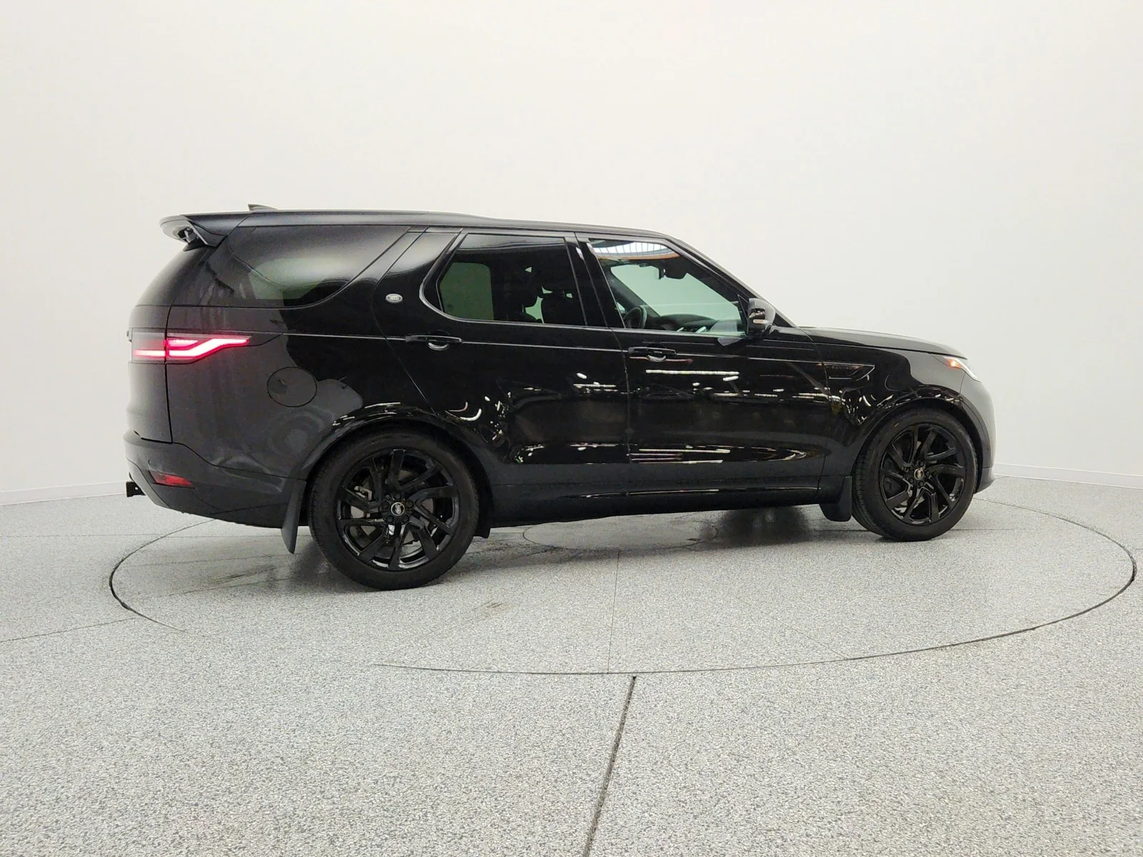 Used 2024 Santorini Black Metallic Land Rover P360 Dynamic SE image 5
