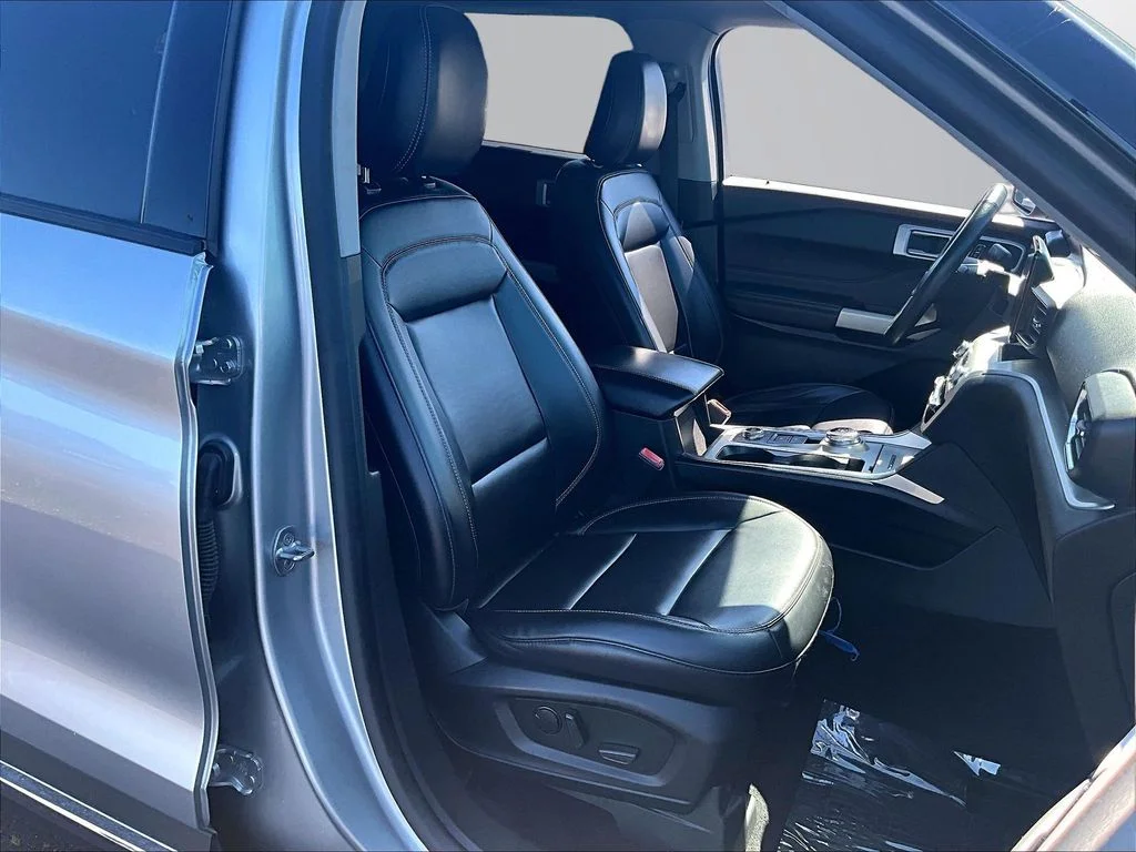 Used 2021 Silver Ford XLT image 7