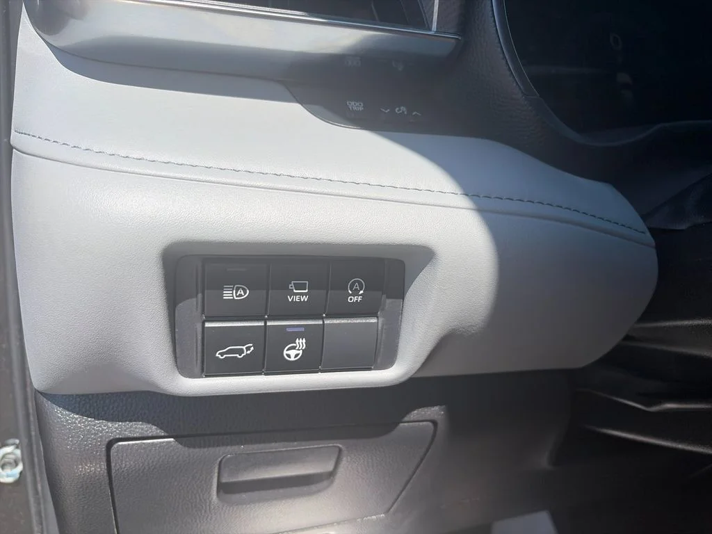 Used 2025 Black Toyota Platinum image 32