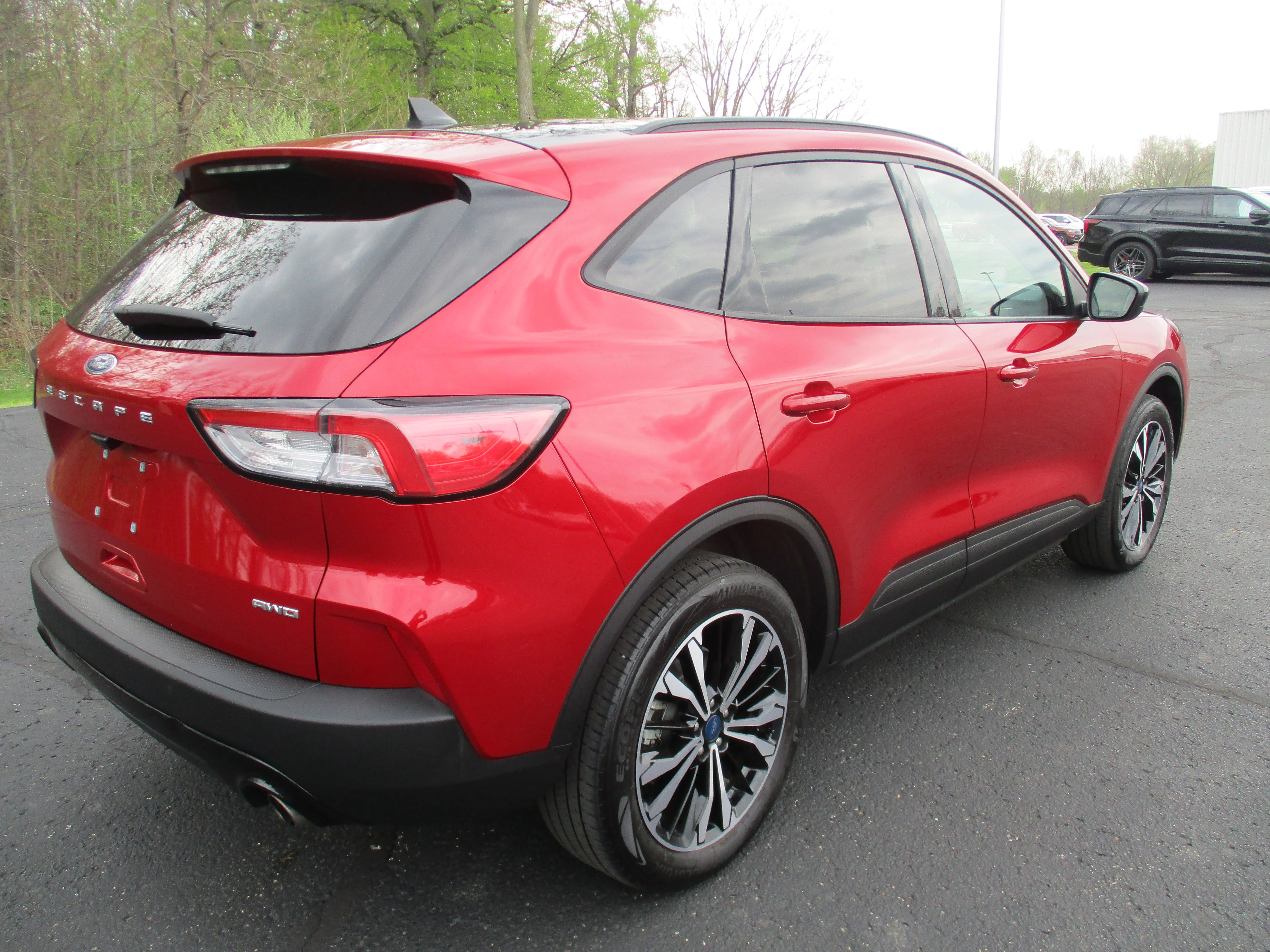 Used 2022 Rapid Red Metallic Tinted Clearcoat Ford SE image 52