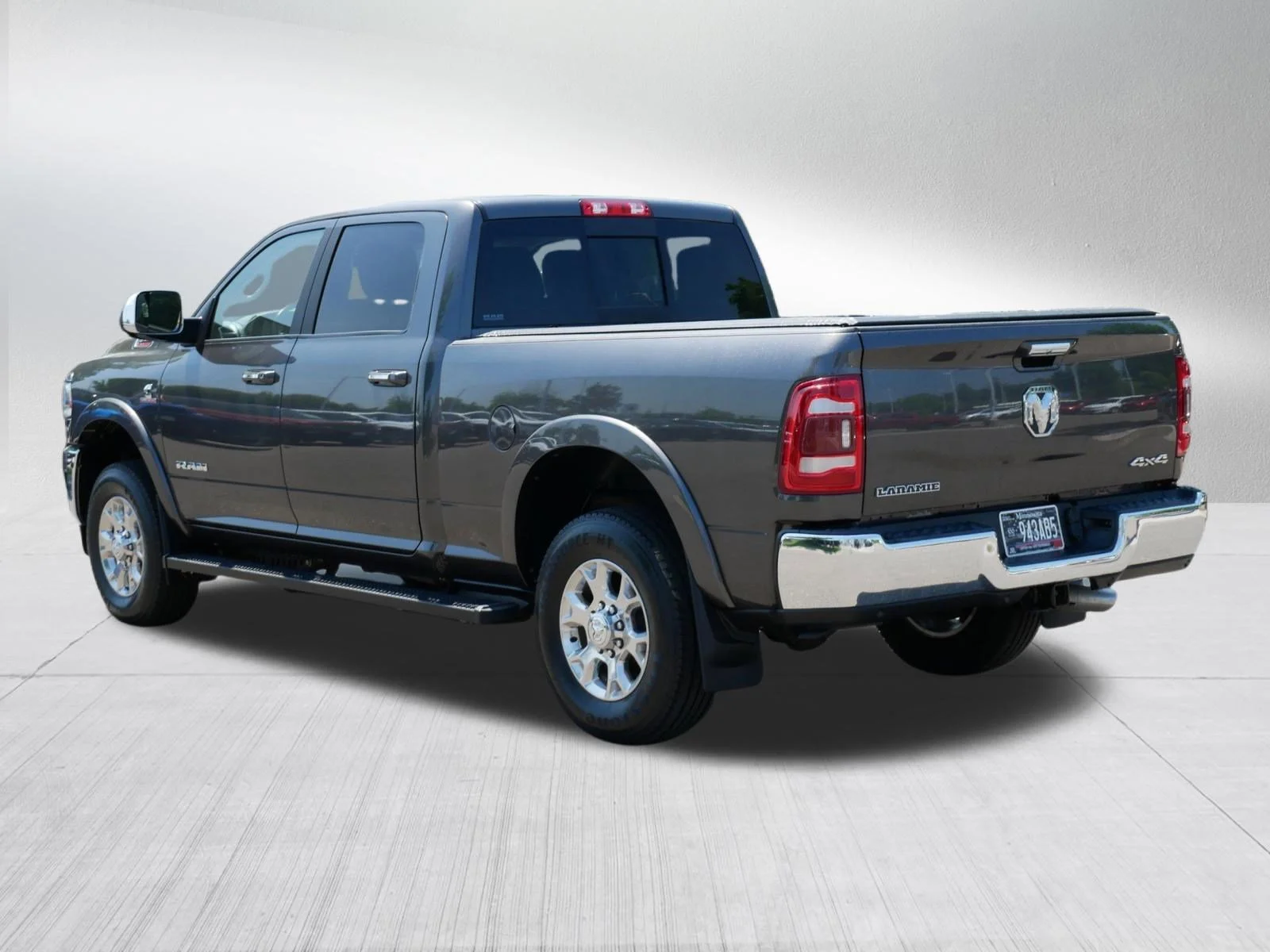 Used 2020 Granite Crystal Metallic Clearcoat Ram Laramie image 5