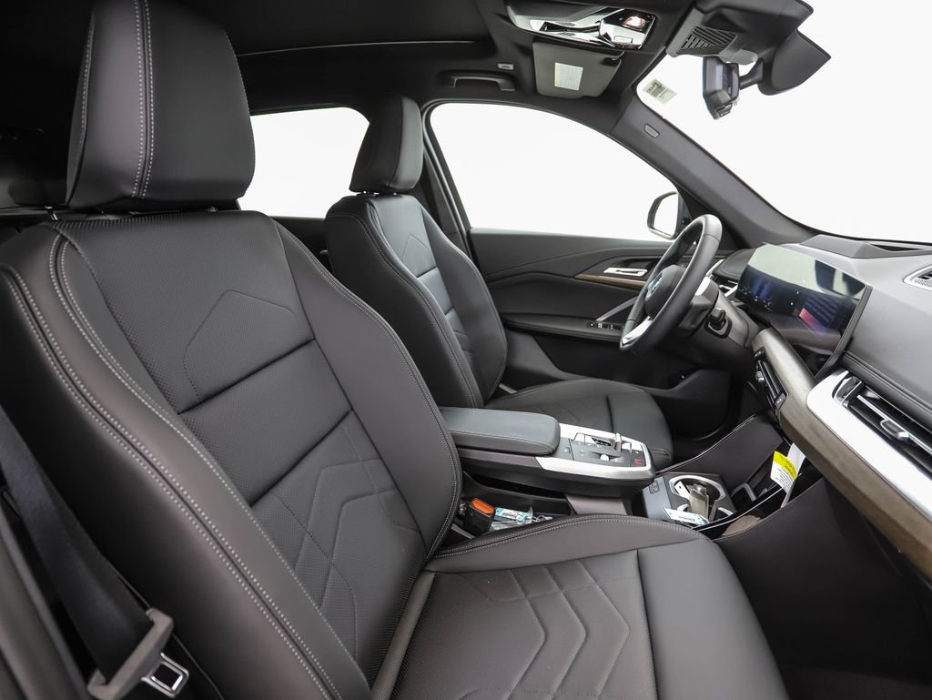 New 2027 Jet Black BMW xDrive28i image 31