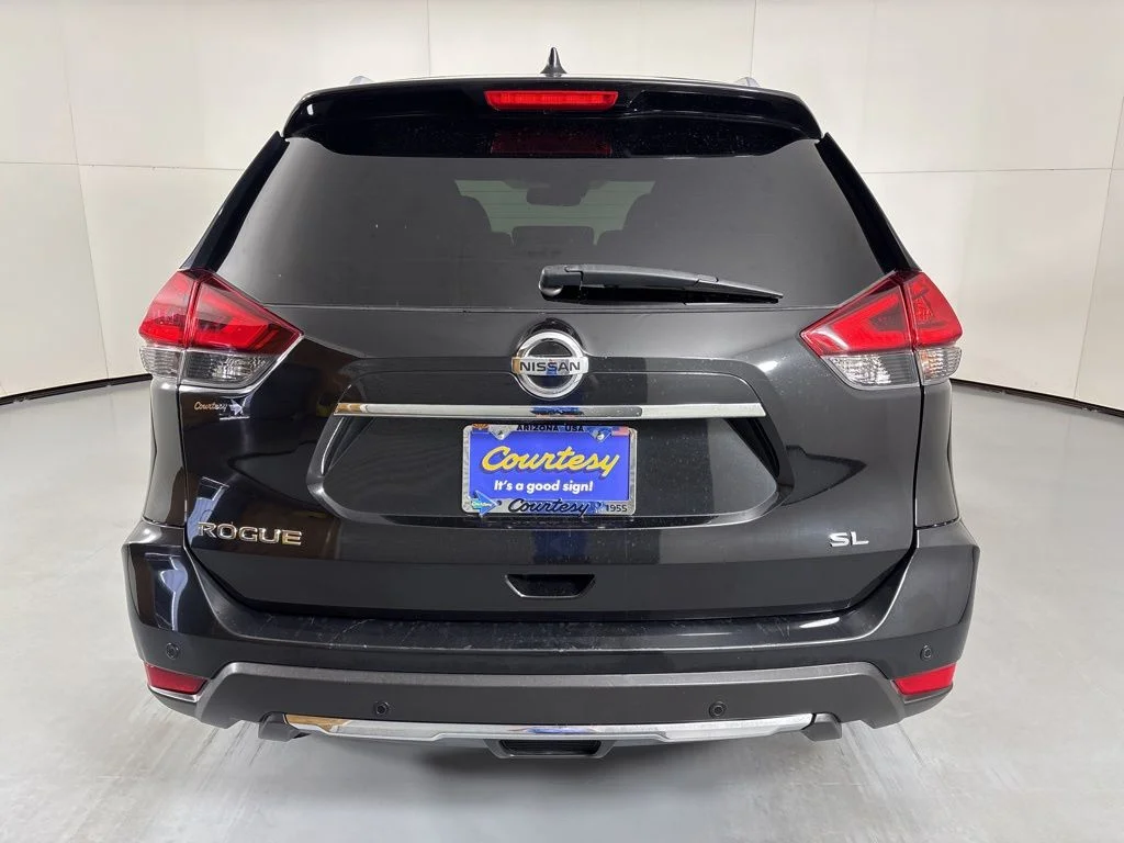 Used 2019 Magnetic Black Pearl Nissan SL image 7