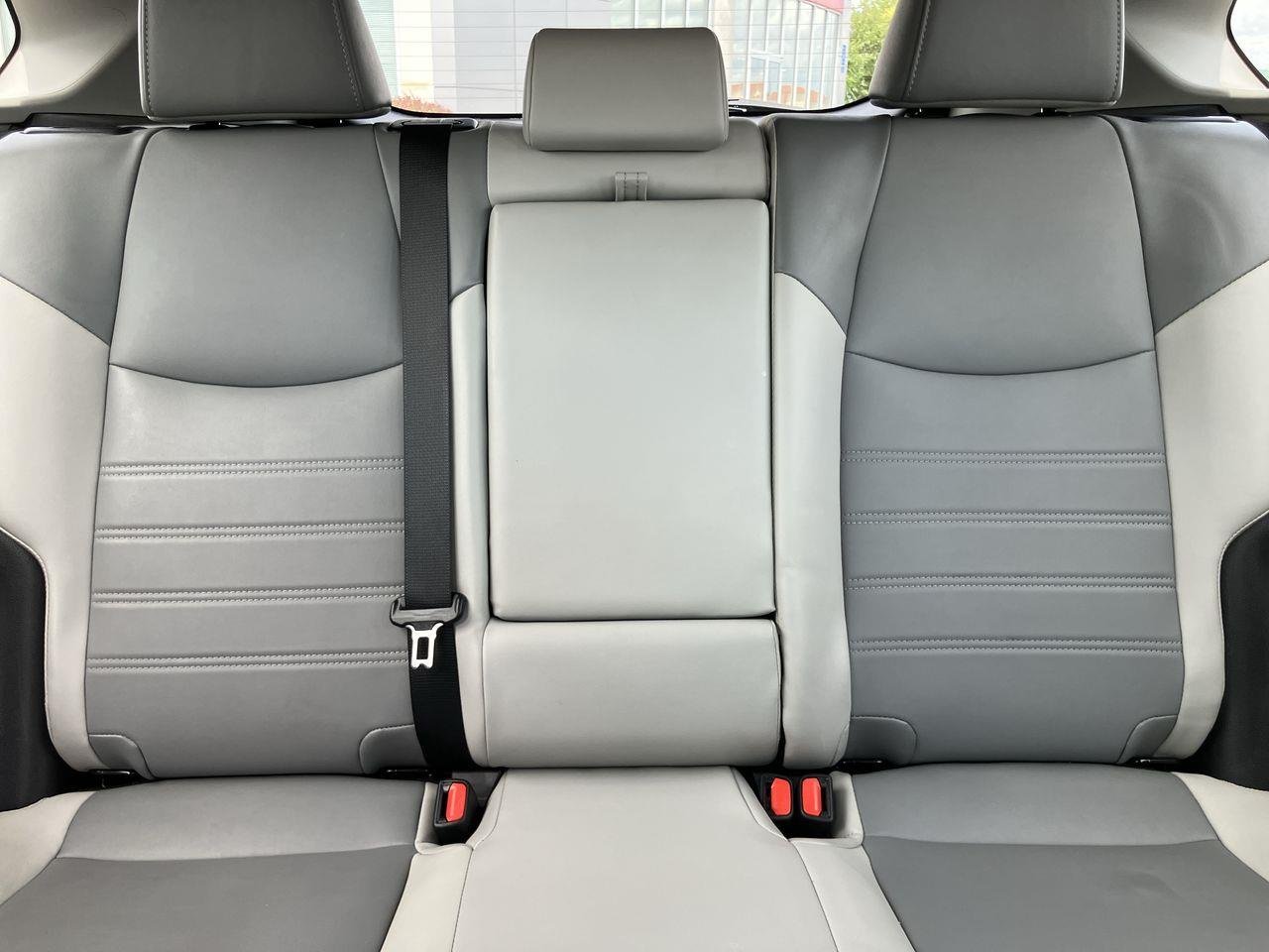 Used 2023 Silver (Silver Sky Metallic) Toyota XLE Premium AWD image 31
