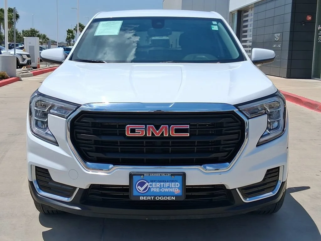 Used 2024 Summit White GMC SLE image 2