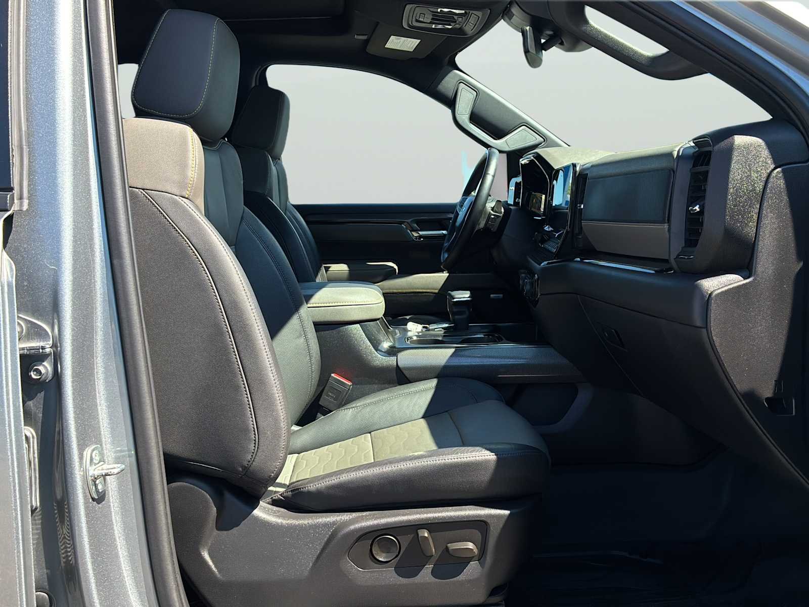 2023 Chevrolet Silverado 1500 ZR2 - Photo 35