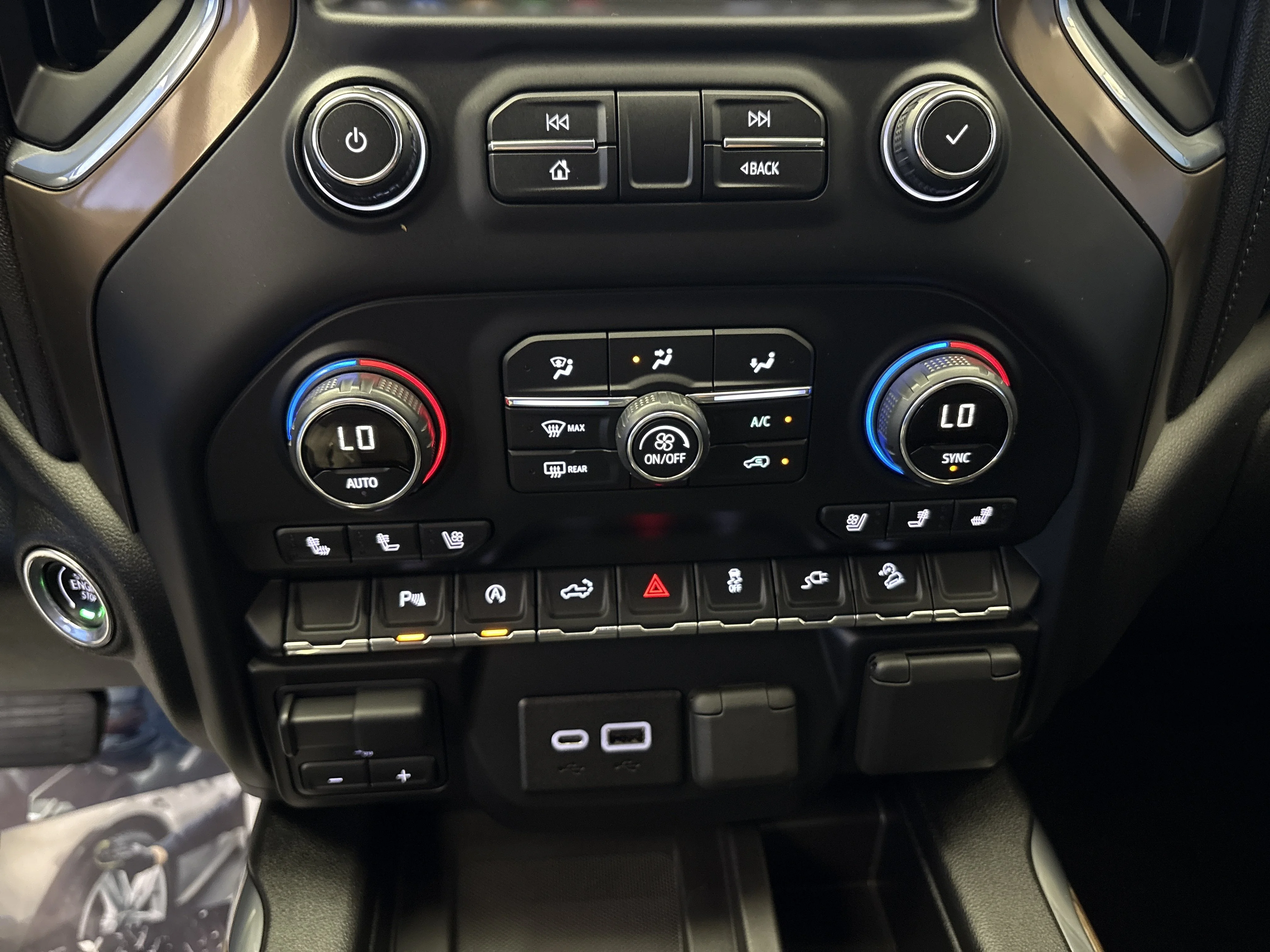 Used 2019 Cajun Red Tintcoat Chevrolet High Country image 20