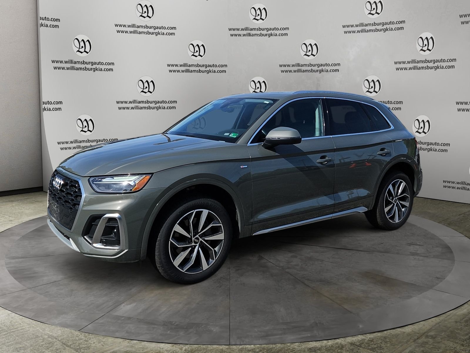 2024 Audi Q5 45 Premium Plus's photo