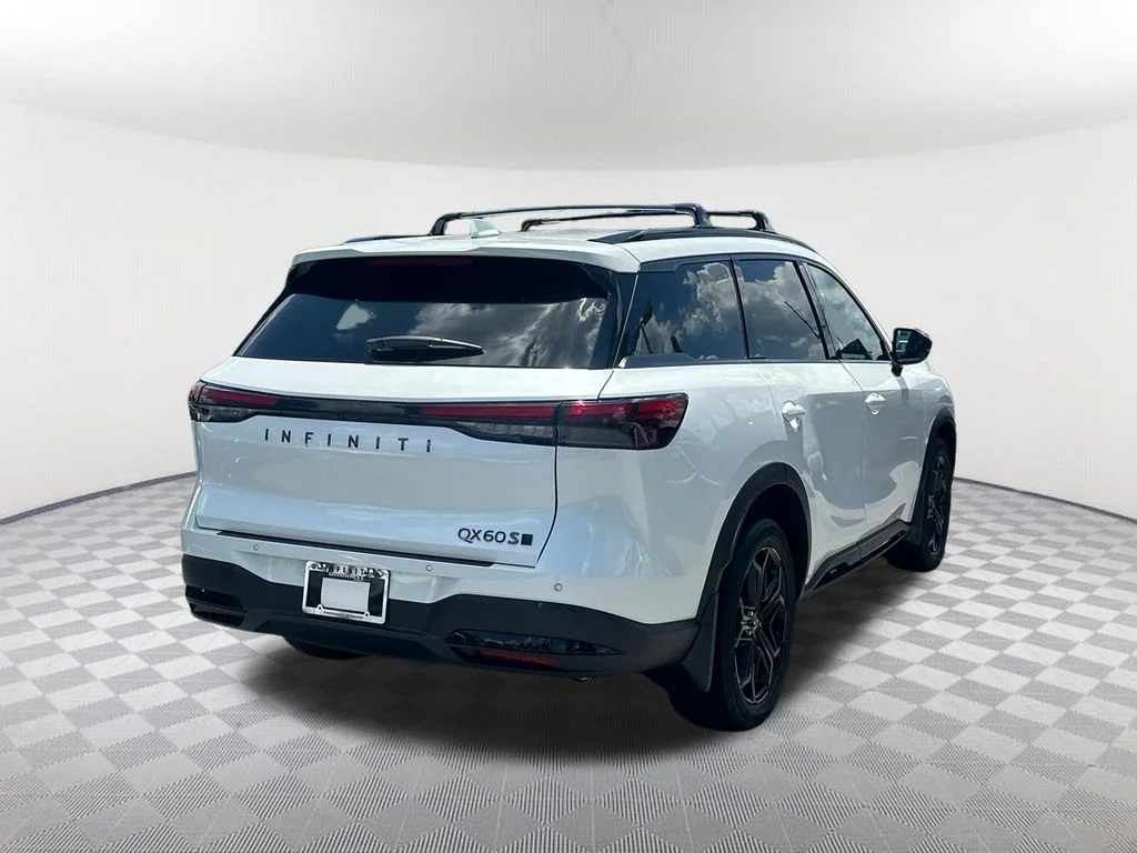 Certified Used 2026 White INFINITI SPORT image 5