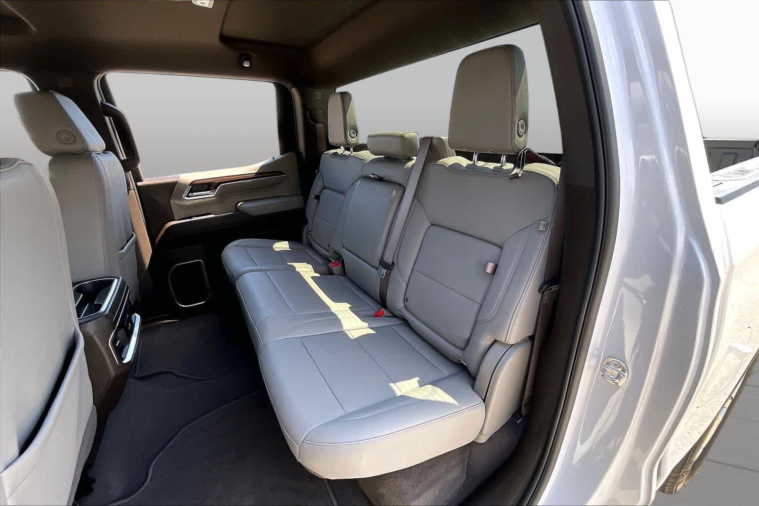Used 2024 White Frost Tricoat GMC SLT image 19