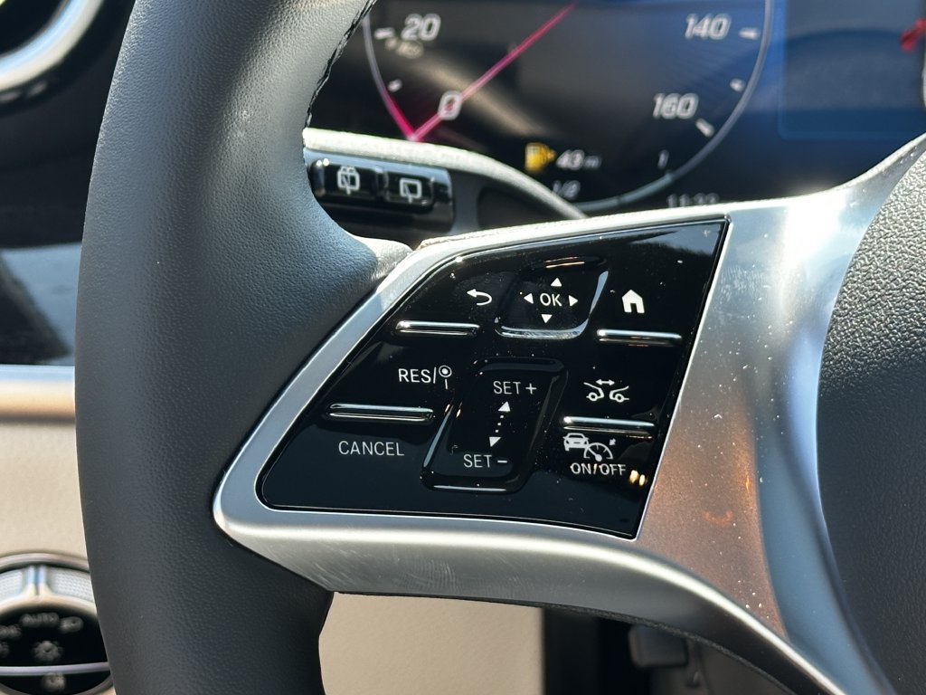 New 2027 Polar White Mercedes-Benz GLC 300 image 65