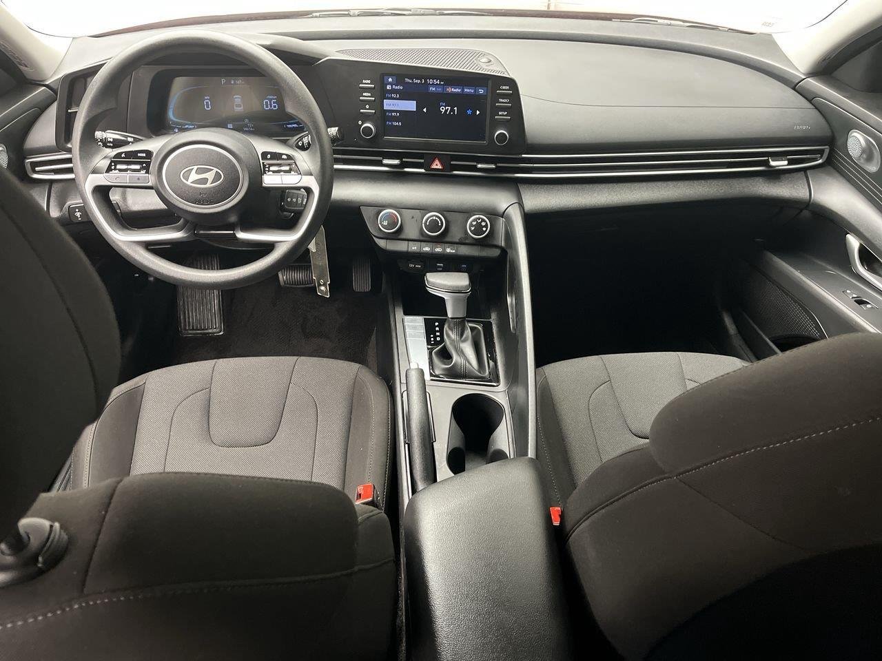 Used 2025 Ultimate Red Hyundai SE image 4