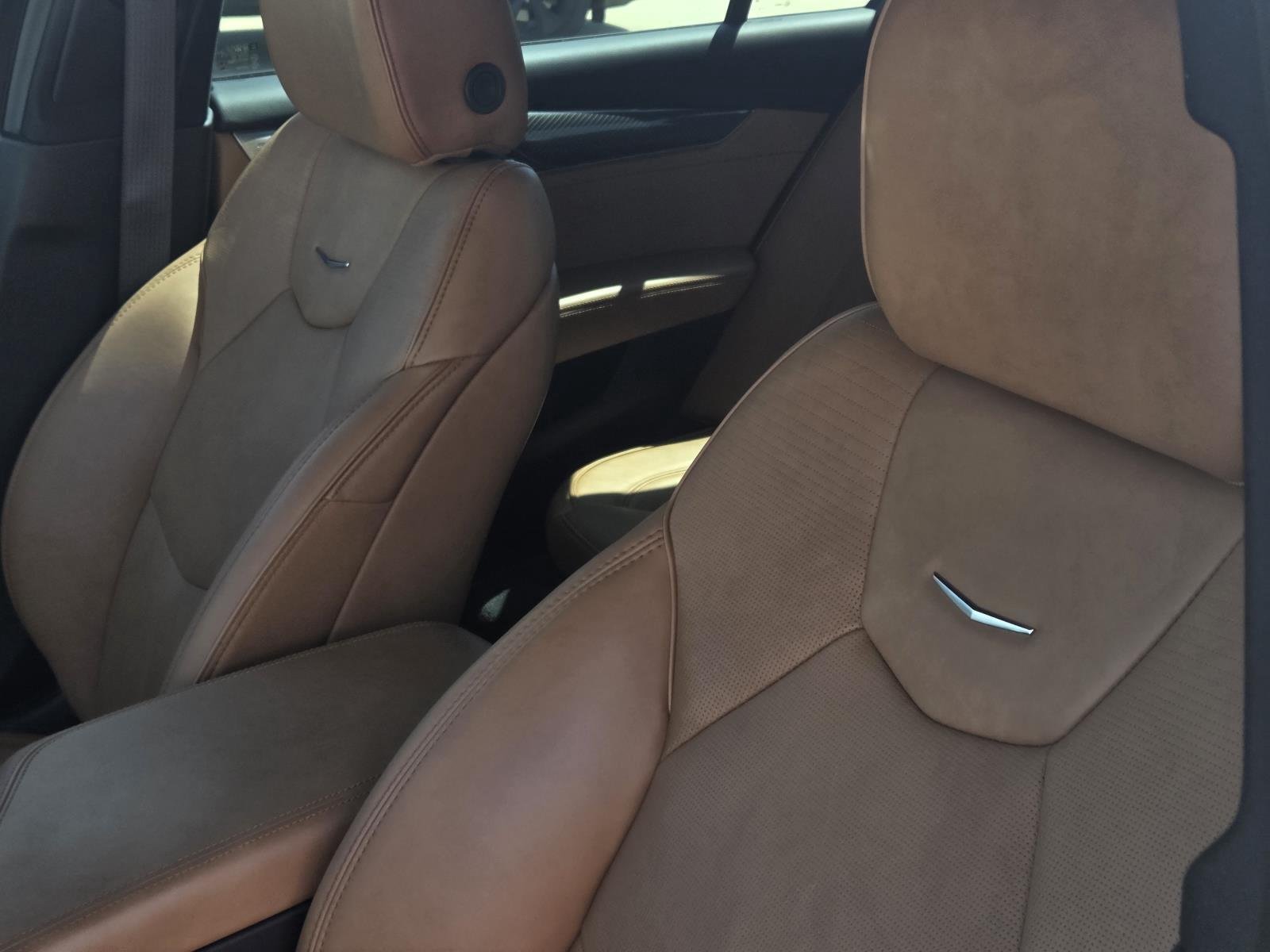 Used 2023 Argent Silver Metallic Cadillac Sport image 30