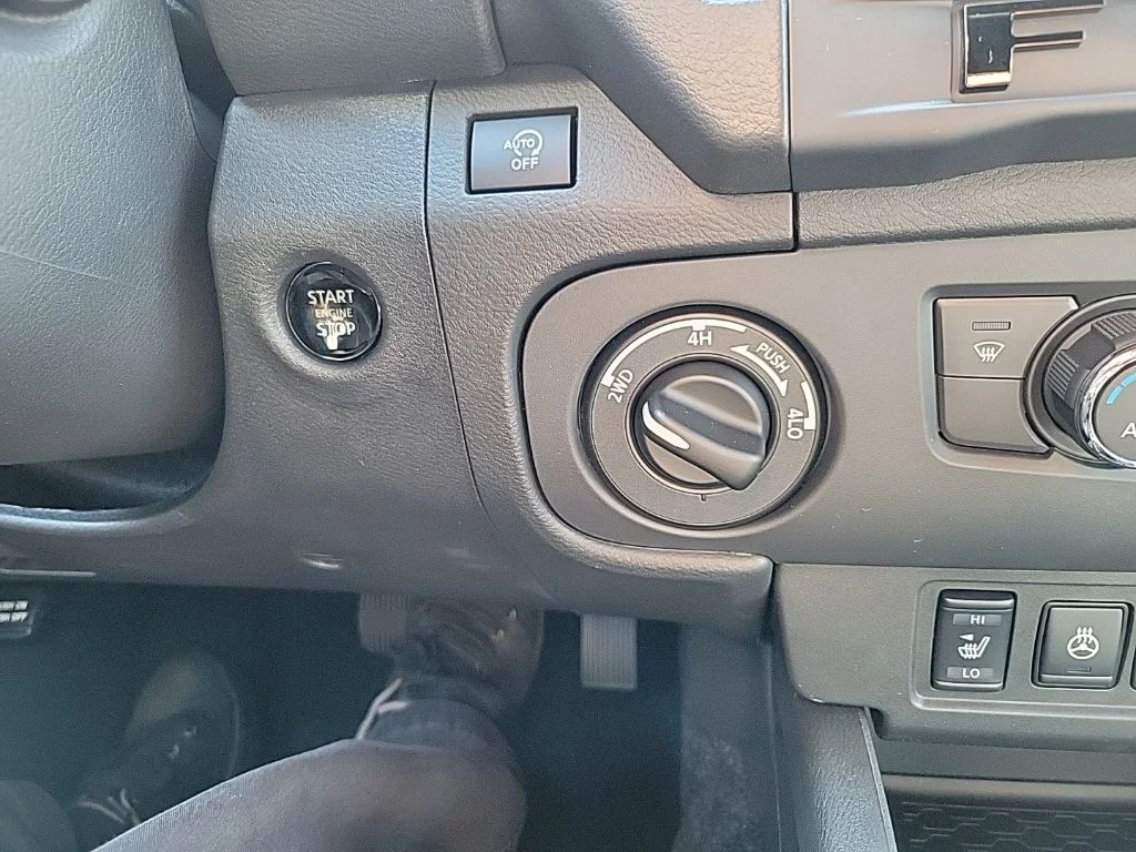 2026 Nissan Frontier SV - Photo 17
