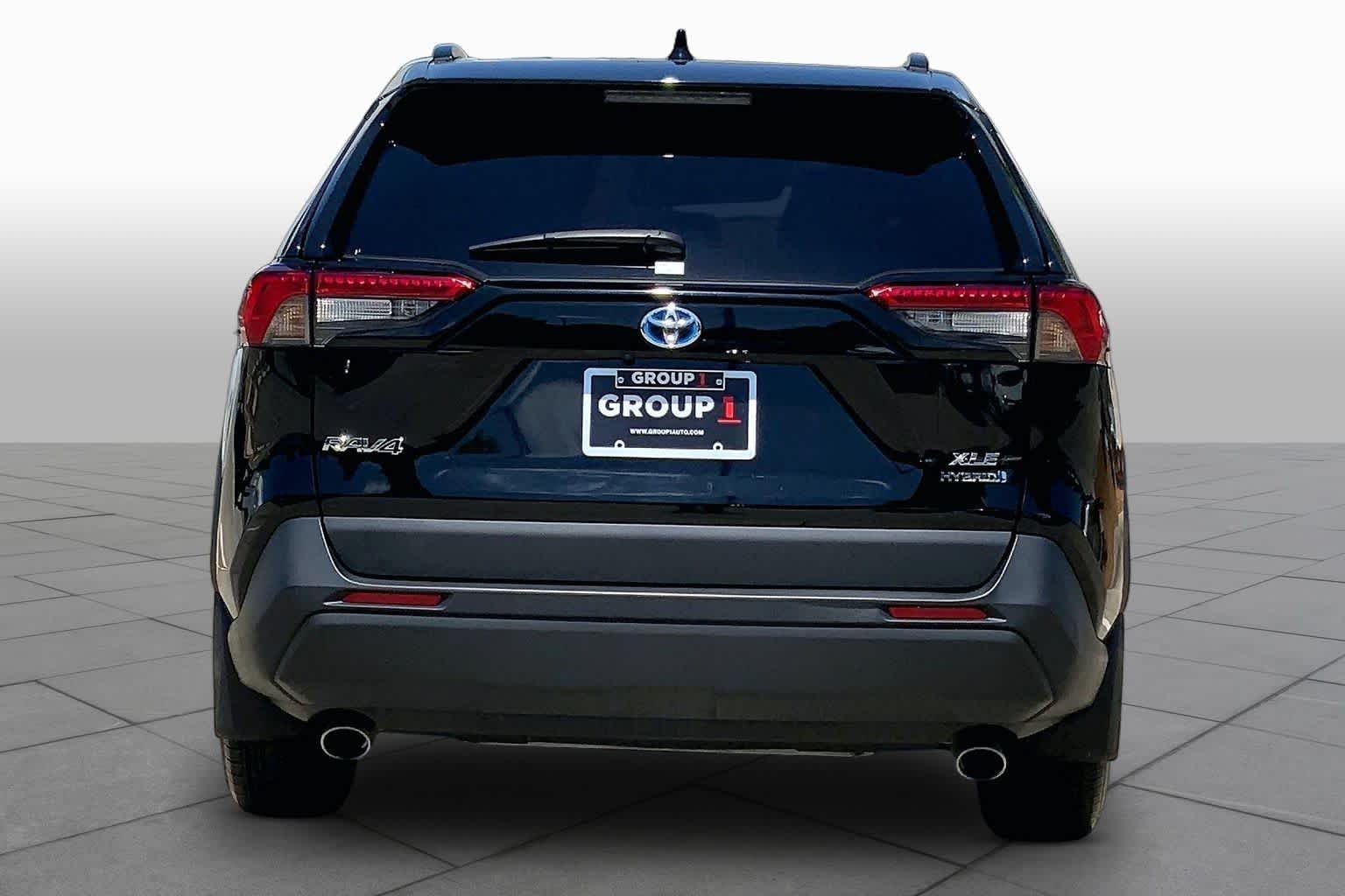 2024 Toyota RAV4 XLE - Photo 5