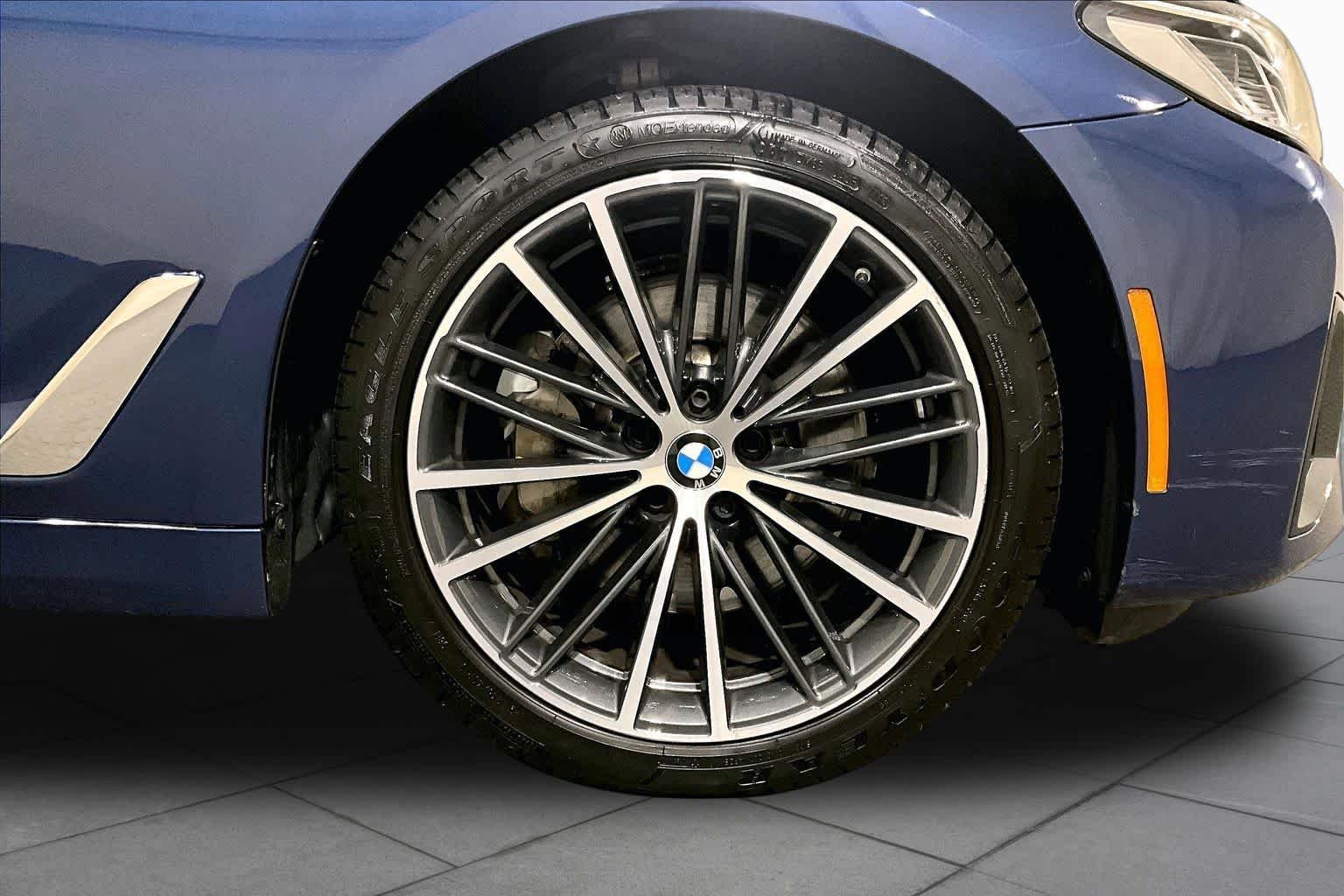Certified Used 2023 Phytonic Blue Metallic BMW 530i xDrive image 10